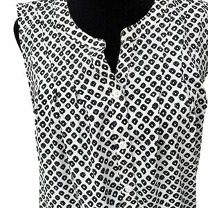LOFT sleeveless 1/4 button down, V-neck. Blouson waist. Women's size S